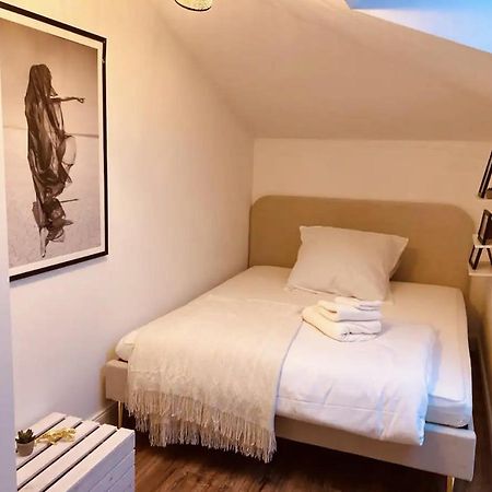Bali Home Stylische Wohnung Mit Terrasse 舍讷费尔德 外观 照片