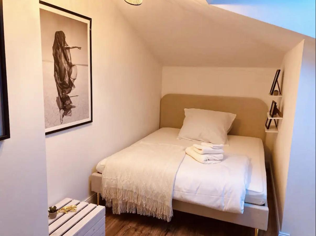Bali Home Stylische Wohnung Mit Terrasse 舍讷费尔德 外观 照片